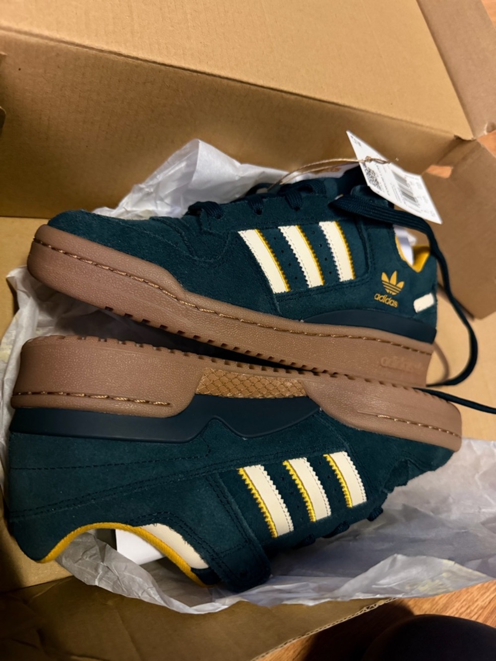 Adidas shoes - Picture 4 of 4